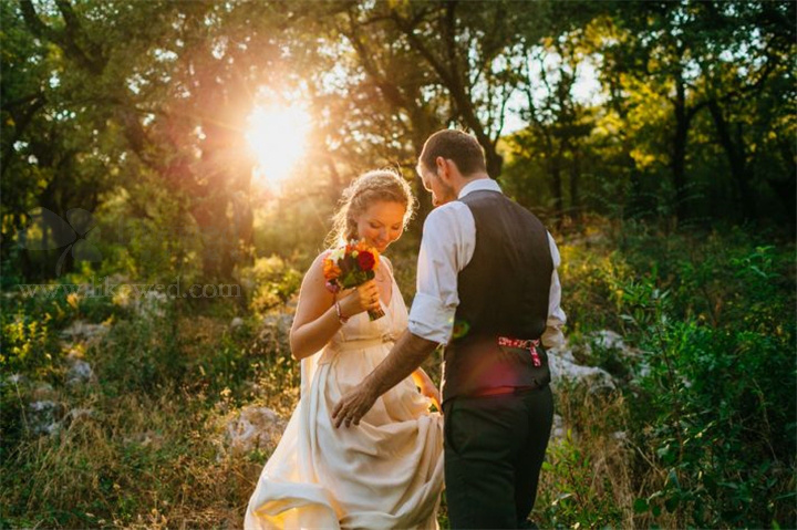 梦境中的婚礼，喜悦与悲伤交织的复杂情感